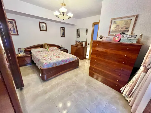 ¡¡Piso Reformado de 4 habitaciones y 2 Baños en Carolinas, Alicante!! — 34