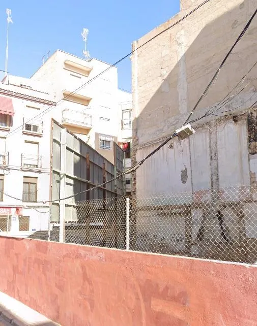 SOLAR EN VENTA ZONA PISOS AZULES — 4