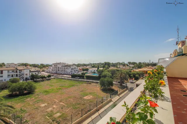 ÁTICO DE 2 DORMITORIOS Y 2 BAÑOS CON TERRAZA DE 50M2 CON VIS - foto 5