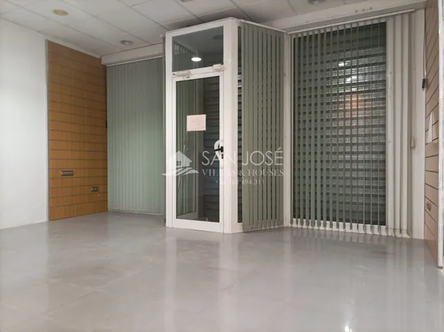ALQUILER DE ESPACIOSO LOCAL COMERCIAL EN ASPE — 8