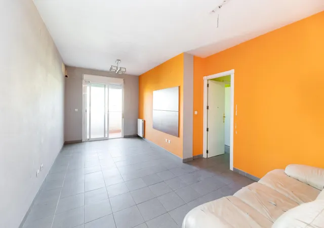 Piso de 3 dormitorios y 2 baños, con cochera. VIVIENDA DE VPO, junto al Parque de Bomberos. — 7