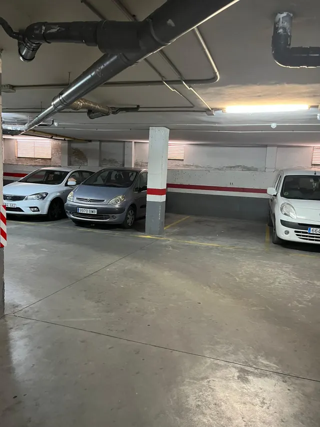 SE VENDE PLAZA DE GARAJE EN ZONA PARQUE LINEAL-PUENTE MADERA. — 3