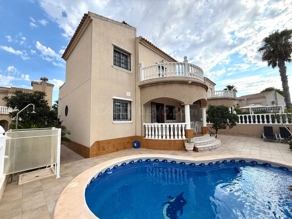 Villa 3 habitaciones 124m² en venta - Las Filipinas