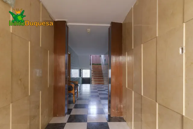 Piso de 3 dorm. + 2 baños (Para reformar) — 25