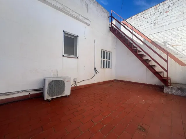 CASA EN EL CENTRO DE CAMARLES — 25