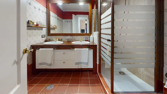 Magnifica vivienda de 4 dormitorios, convertida en 3 dormitorios, con dos baños, vestidor y terraza — 26