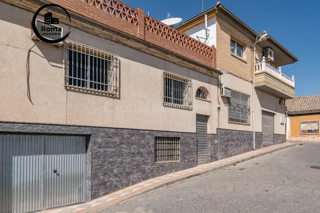 Gran Casa en Esquina en Atarfe – 4 Dormitorios, Piscina, Gar - foto 5