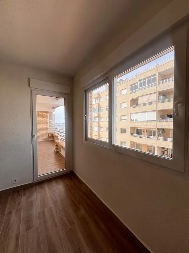 JUNTO AL PUERTO, REFORMADO Y CON VISTAS AL MAR — 8