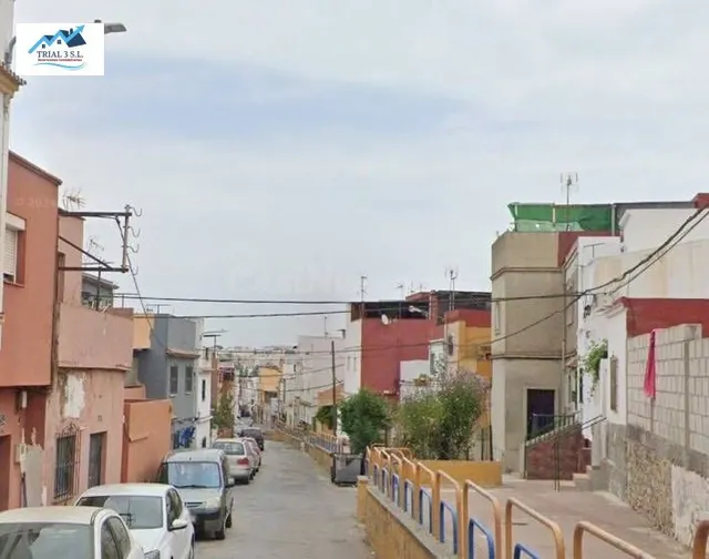 Venta Piso en Algeciras (Cádiz) - foto 2