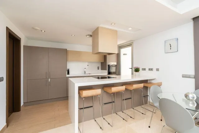 Apartamento de lujo con vistas al mar en Los Arqueros Golf — 7