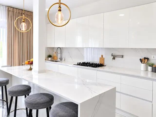 ¡ESPECTACULAR CASA EN EL CENTRO DE VILADECANS! - foto 2