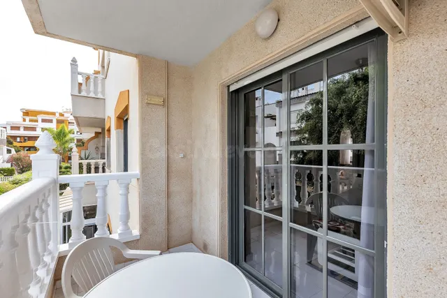 Apartamento de 2 dormitorios 1 baño en punta prima ( orihuela costa ) — 9