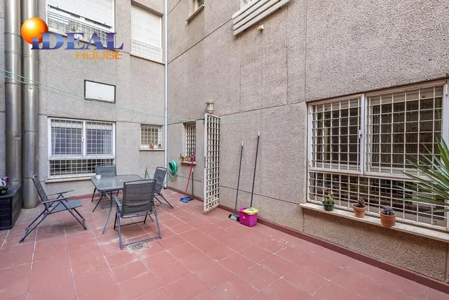 Piso con gran patio en Carretera de la Sierra — 6