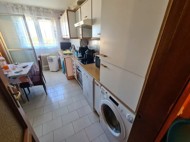 SE VENDE AMPLIO PISO EN VALENCIA DE DON JUAN, COCINA, SALÓN,3 HAB., BAÑO, TERRAZA — 6