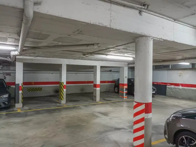 Plaza de parking en venta para coche pequeño, motocicletas o remolque - ECONOMICO — 13