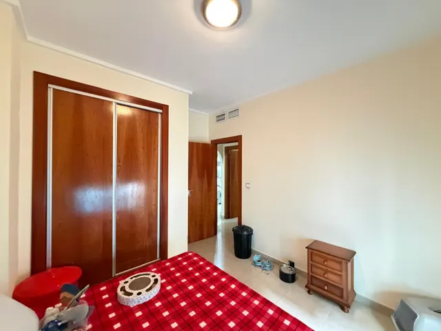 BUNGALOW EN PLANTA BAJA EN ROJALES CON JARDÍN DE 90 M2. 2 DORM. 1 BAÑO. SUPERFICIE DE 75 M2. PISCINAS COMUNITARIAS. — 31