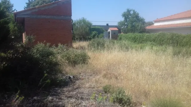 ¡¡¡ Gran Oportunidad de Parcela de 540M2 llana y casa de 25M2  en Urbanización el Olmillo !!! — 2
