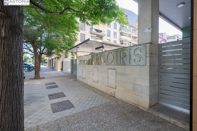 Apartamento tipo loft con garaje incluido y piscina en zona Parque Lagos — 26
