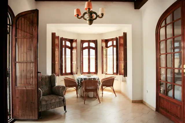 ESPECTACULAR CHALET INDEPENDIENTE EN EL CORAZÓN DE GODELLA - foto 4