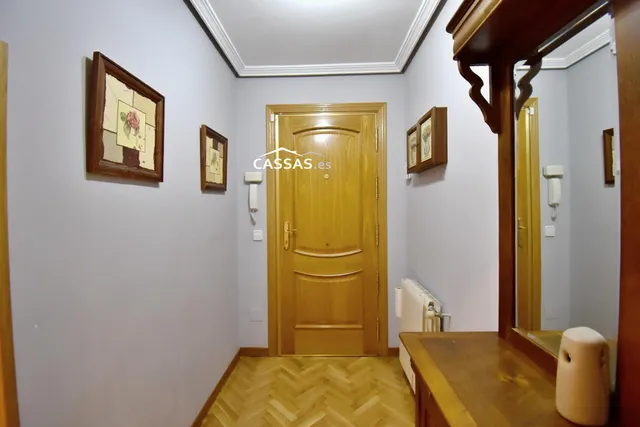 ZONA CENTRO-  Piso de 3 dormitorios y terraza. Ascensor. — 49