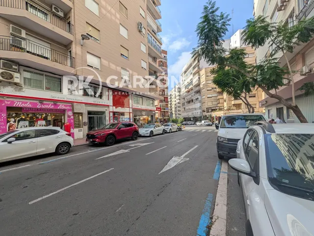 Local en el centro de Almería - foto 2