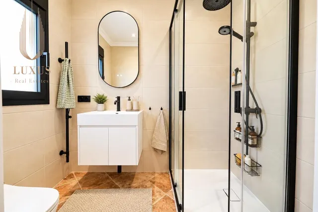 VILLA MEDITERRÁNEA CON GRAN PARCELA, PISCINA Y ESPACIO PARA TODA LA FAMILIA ☀️ — 33