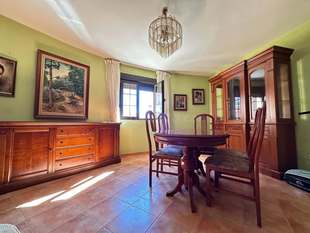 SINGULAR CASA CON DOS VIVIENDAS EN LA CABRERA