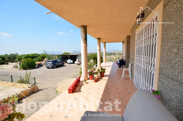Gran chalet urbano con barbacoa, piscina y garaje — 26