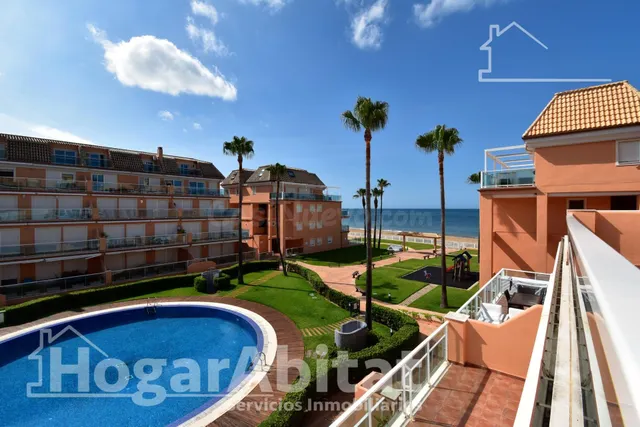 ¡EN PRIMERA LÍNEA DE PLAYA! LUMINOSO EN RESIDENCIAL CON PISCINA Y GARAJE — 3