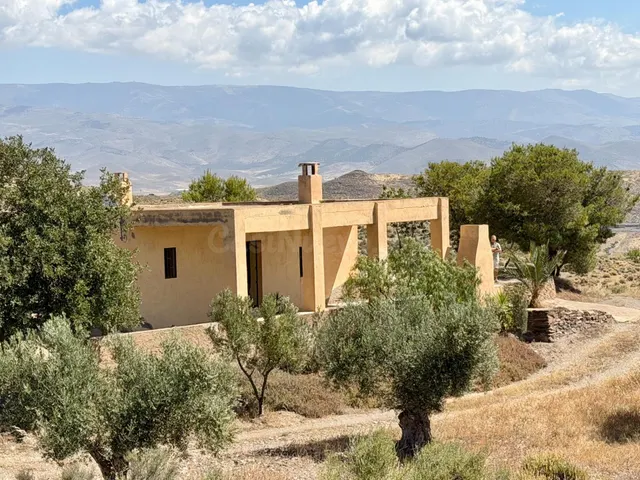 ✨ Cortijo en plena naturaleza con 42.000 m2 de terreno, plac