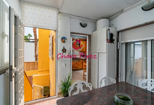 Vivienda en esquina lista para entrar a vivir en Aguadulce centro, zona Pedro Muñoz Seca. — 7