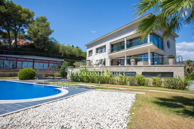 Exclusiva casa en venta con espectaculares vistas al mar y gran privacidad — 20