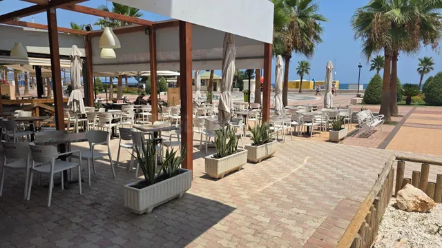 Local comercial en 1a linea de playa, Los Boliches - foto 2