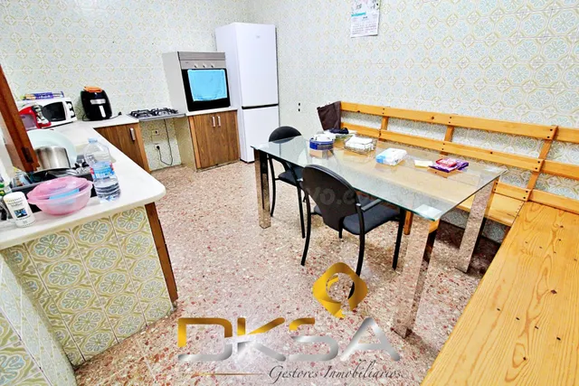 Amplia casa en venta en la calle Calvario de Vila-real - foto 5