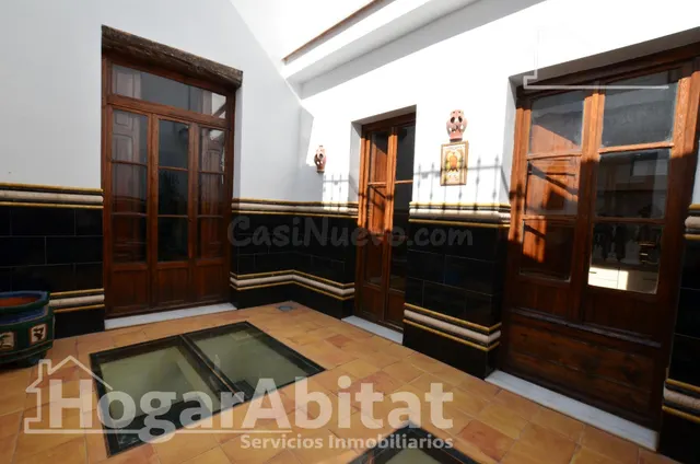 ¡RAFELCOFER CENTRO! MAGNÍFICA CASA ESQUINERA Y LUMINOSA CON  - foto 2