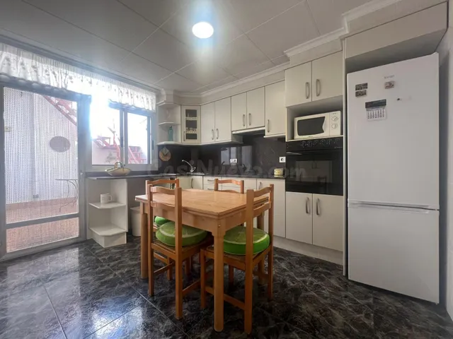 CASA EN EL CENTRO DE CAMARLES — 3