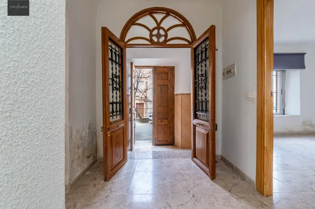 Amplia Casa en Venta en Guadix - Oportunidad de Inversión — 38