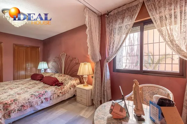 EXCLUSIVO PISO CON JARDÍN PRIVATIVO EN UNA DE LAS MEJORES URBANIZACIONES DE GRANADA — 32