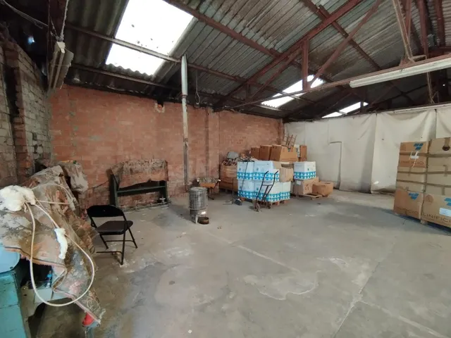 TERRENY PLA DE 600M2 AMB NAU DE 275M2 I CASETA AUXILIAR - foto 5