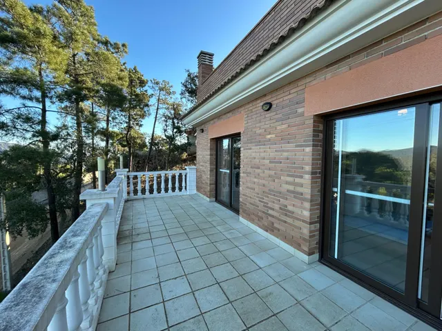 Espaciosa casa con impresionantes vistas a la montaña — 30