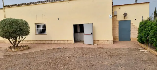 Edificio con piscina — 49