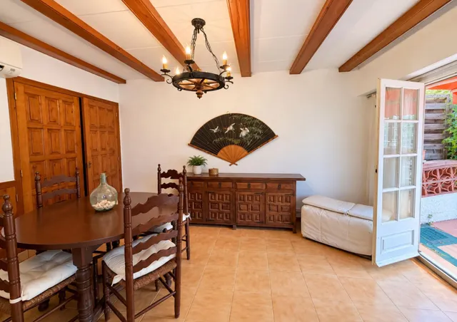 Casa a solo 300 metros de la playa, con dos terrazas y vistas despejadas en l'Escala — 7