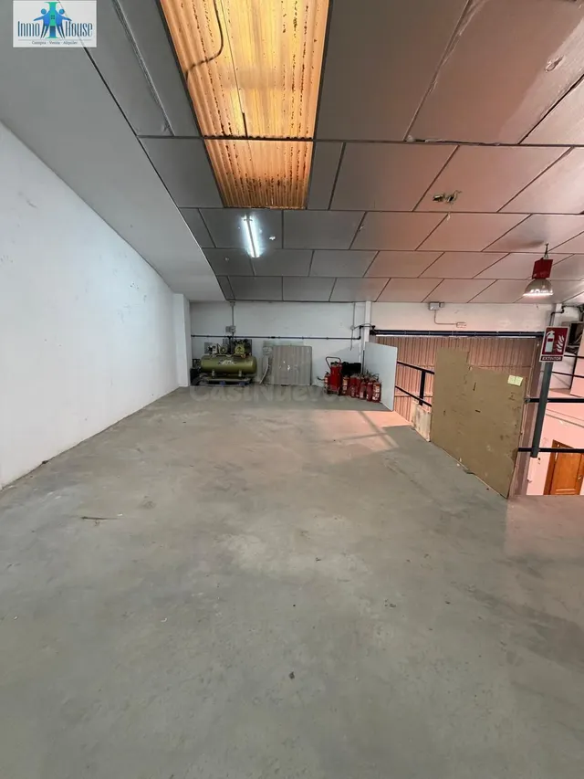 SE VENDE NAVE EN POLIGONO CAMPOLLANO - foto 4