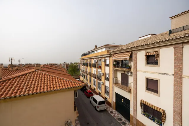 Piso 2 dormitorios, garaje y ascensor a la entrada de la Zubia, junto Ayuntamiento.  Perfecto estado — 17