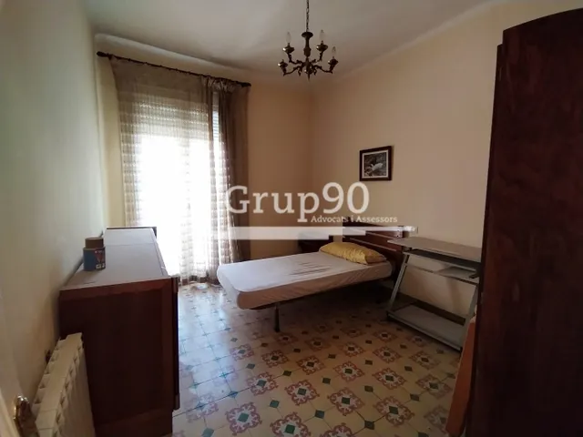 ATENCIÓN INVERSORES!! EDIFICIO EN EL  EIX COMERCIAL — 15