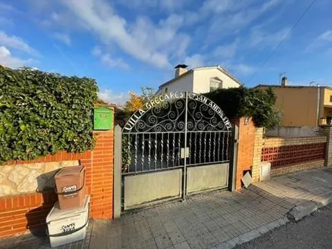 CESIÓN DE REMATE Casa en Santa Oliva, urbanización Vendrell-