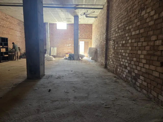 LOCAL COMERCIAL CON VADO Y POSIBILIDAD DE CAMBIO DE USO EN C - foto 3