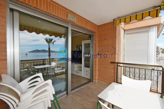 PISO EN PRIMERA LÍNEA, EN PLENO PASEO MARÍTIMO – REF 1015 - foto 3