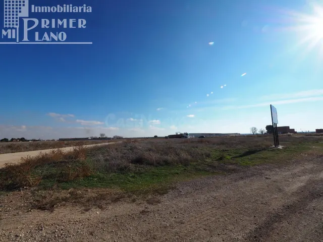 *¡OFERTA! Solar de 2407 m2 en la zona de Juan Carlos I* - foto 3