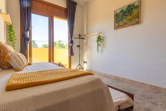 Espectacular Chalet en Mont-Roig del Camp con Piscina y Amplio Jardín — 28